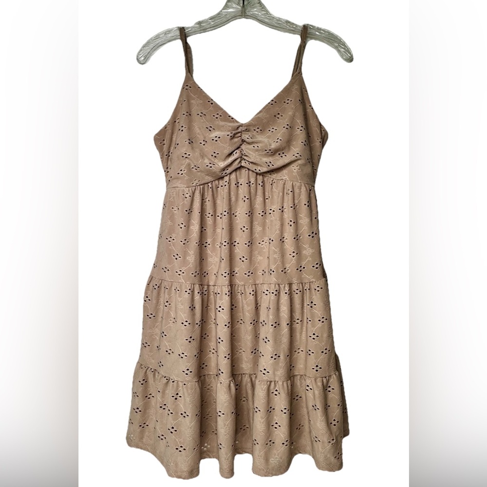 Summer Mini Dress Heart & Heels Women’s Size Medium Eyelets Spaghetti Straps Tan